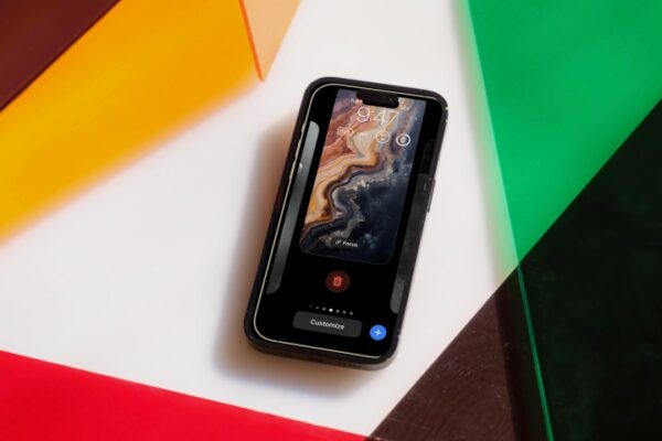 How to delete a wallpaper on your iPhone.