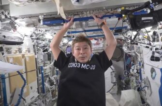 Yusaku Maezawa aboard the ISS in 2021.
