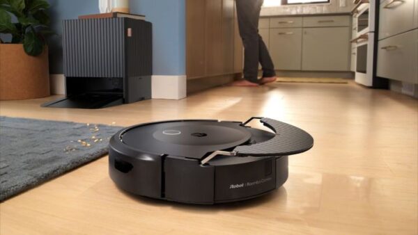 The Roomba Combo 10 Max lifting its mop. The Roomba Combo 10 Max lifting its mop.