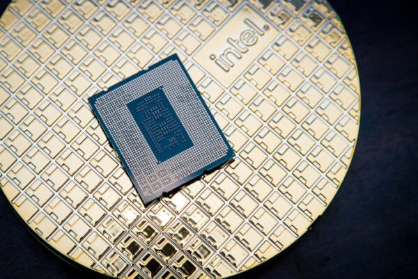 A Core i9-12900KS processor sits on its box. A Core i9-12900KS processor sits on its box.