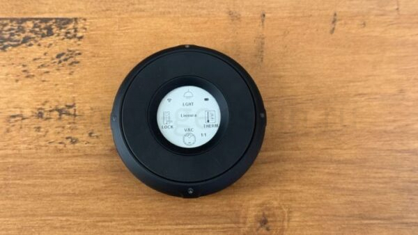 The Linxura with four buttons on the screen. The Linxura with four buttons on the screen.