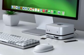 M4 Mac mini с хабом Satechi на столе.