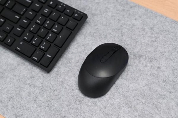 Dell Silent Mouse рядом с Dell Silent Keyboard (KM555).