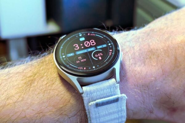 Циферблат Pixel Watch на Galaxy Watch 7.