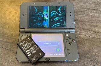 Луиджи открывает переднюю дверь в игре Luigi's Mansion на Nintendo 3DS.