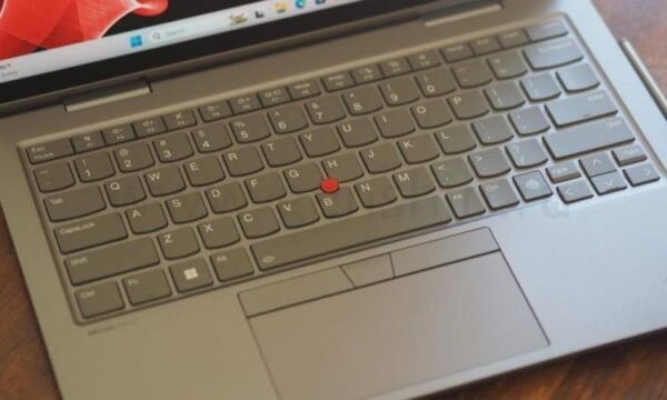 Lenovo ThinkPad X1 2-в-1 вид сверху на клавиатуру.