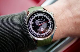 Человек, который носит OnePlus Watch 3.