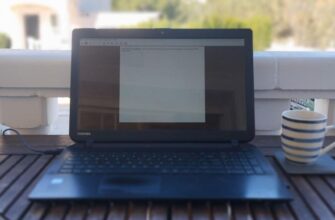 Ноутбук Toshiba с открытым FocusWriter