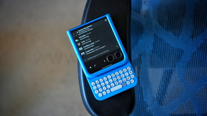 Clicks для Moto Razr 2024