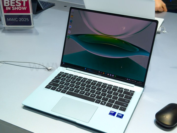 Honor MagicBook Pro 14 в зеленом и белом цветах