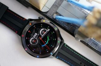 Xiaomi Watch S4 на фоне циферблата.