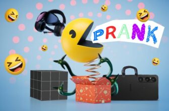 Коробка-сюрприз Pacman с несколькими предметами рядом.