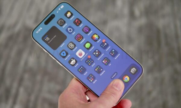 Экран Apple iPhone 16 Pro Max.