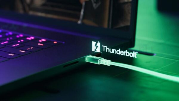 Razer Blade 18 (2024) с портом Thunderbolt 5.