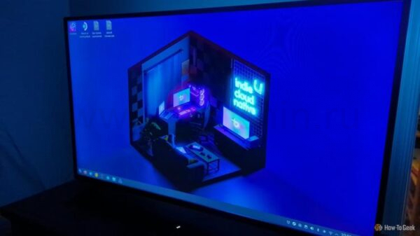 Bazzite desktop on a TV screen.