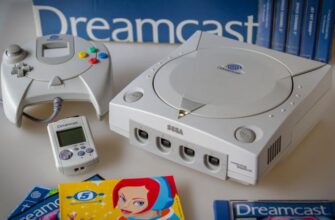Sega Dreamcast с геймпадом, VMU и Space Channel 5.