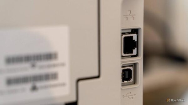 Разъём Ethernet на цветном лазерном принтере Brother HL-L3295CDW.