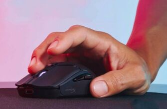 HyperX Pulsefire Haste 2 Mini Wireless being used by a hand.