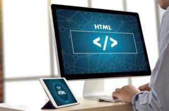 Крупный план экрана компьютера и планшета с HTML-кодом