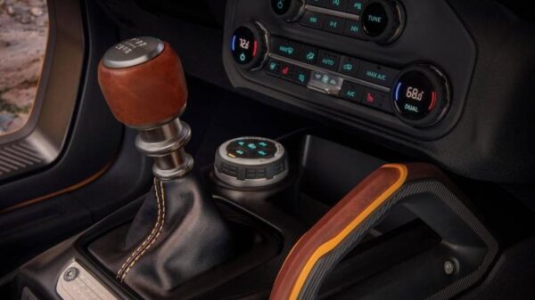 Close up of the manual shifter in a 2021 Ford Bronco