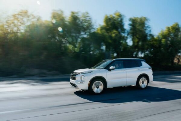 2027 Mitsubishi Outlander